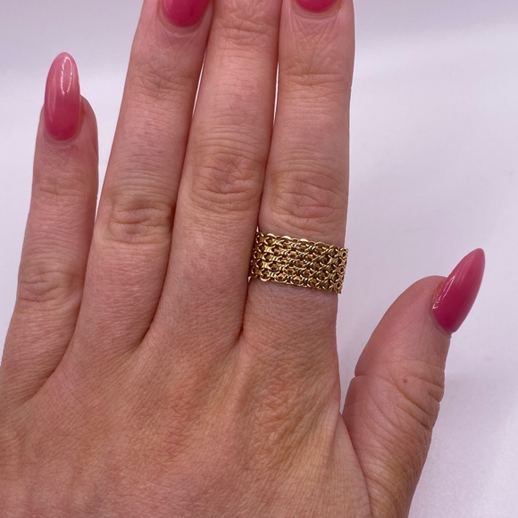 10k yellow gold mesh ring - Picture 8 of 11